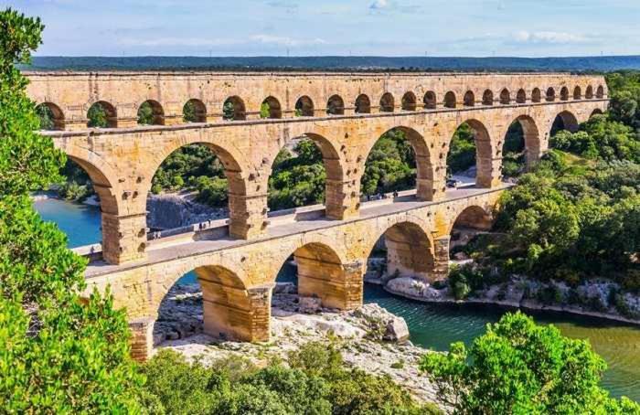 Gite En Provence Proche Avignon Sauveterre  Bagian luar foto